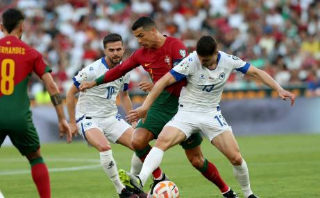 葡萄牙vs波黑_欧洲杯葡萄牙对波黑高清无插件_葡萄牙vs波黑直播免费