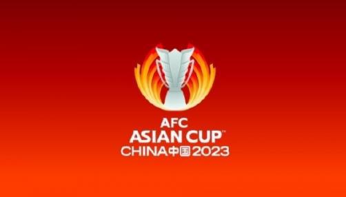 记者:中国亚洲杯将在不同的地方举行,因它不能保证对观众的完全开放