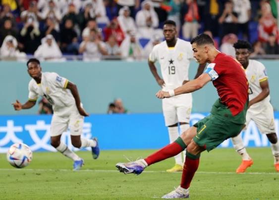 詹俊：葡萄牙熬到两点取得近四届世界杯决赛圈首次的“开门红”