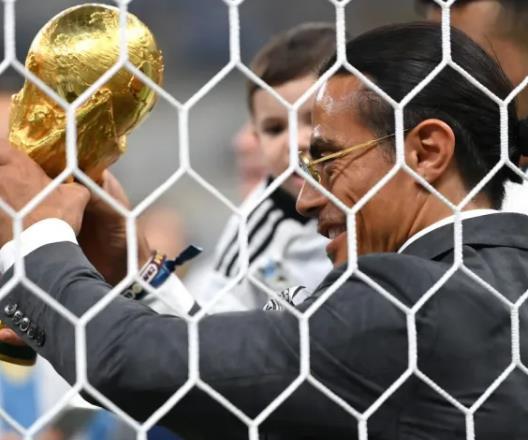 已就撒盐哥无耻地闯入阿根廷队的世界杯胜利庆祝活动展开调查