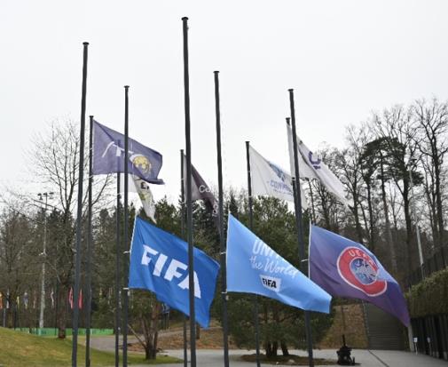 享年89岁法国传奇球星方丹去世，FIFA总部降半旗：致以最深切的哀悼